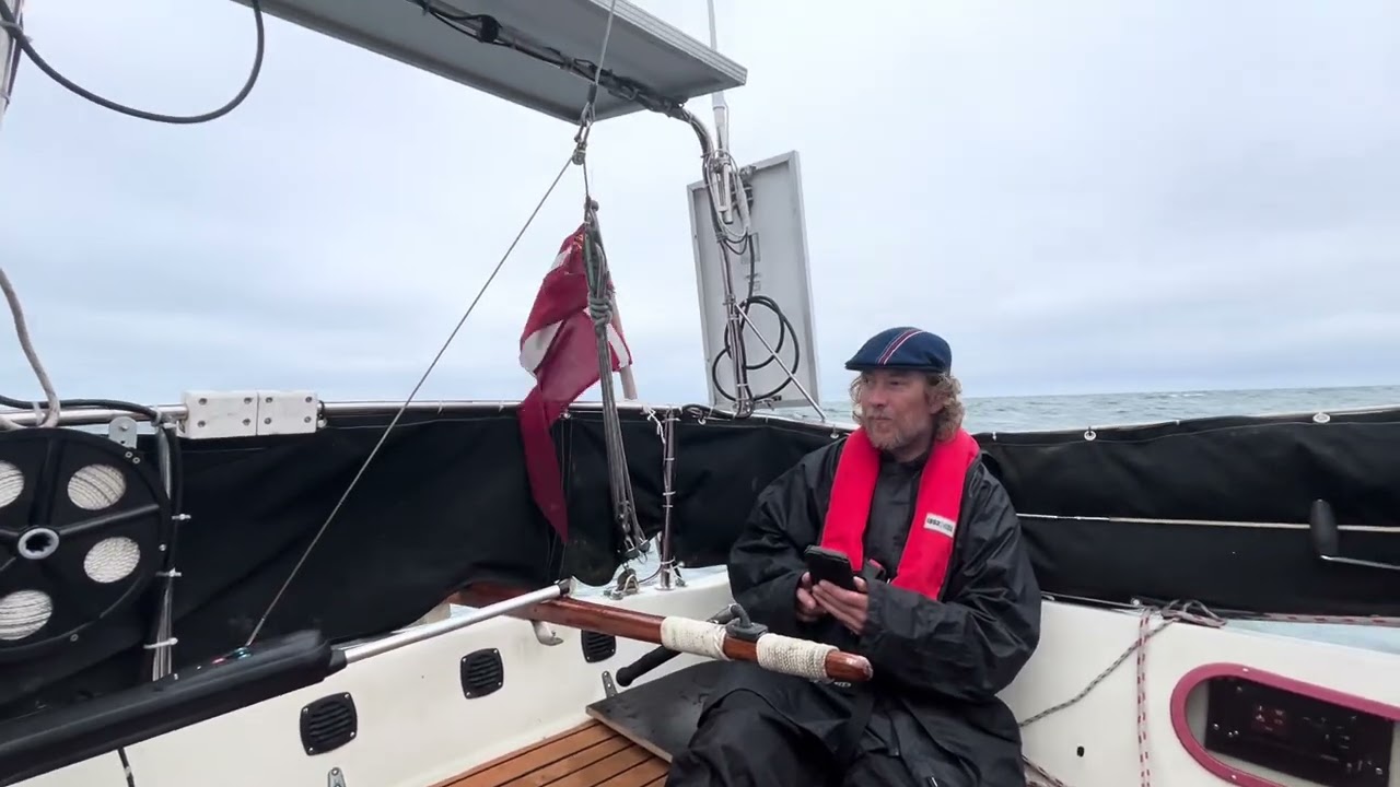 frisk vind sejlads nord for Sjælland ved Tisvildeleje