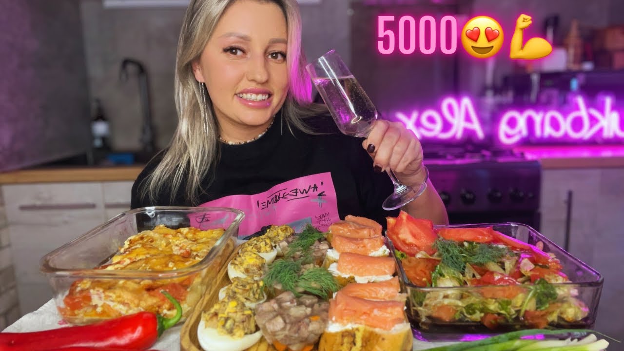 МУКБАНГ/МЯСО ПО-ФРАНЦУЗСКИ 😄БУТЕРБРОДЫ С СЁМГОЙ/ЯЙЦА ФАРШИРОВАННЫЕ ГРИБАМИ/ОТМЕЧАЕМ🥰😘😍🫰🏻