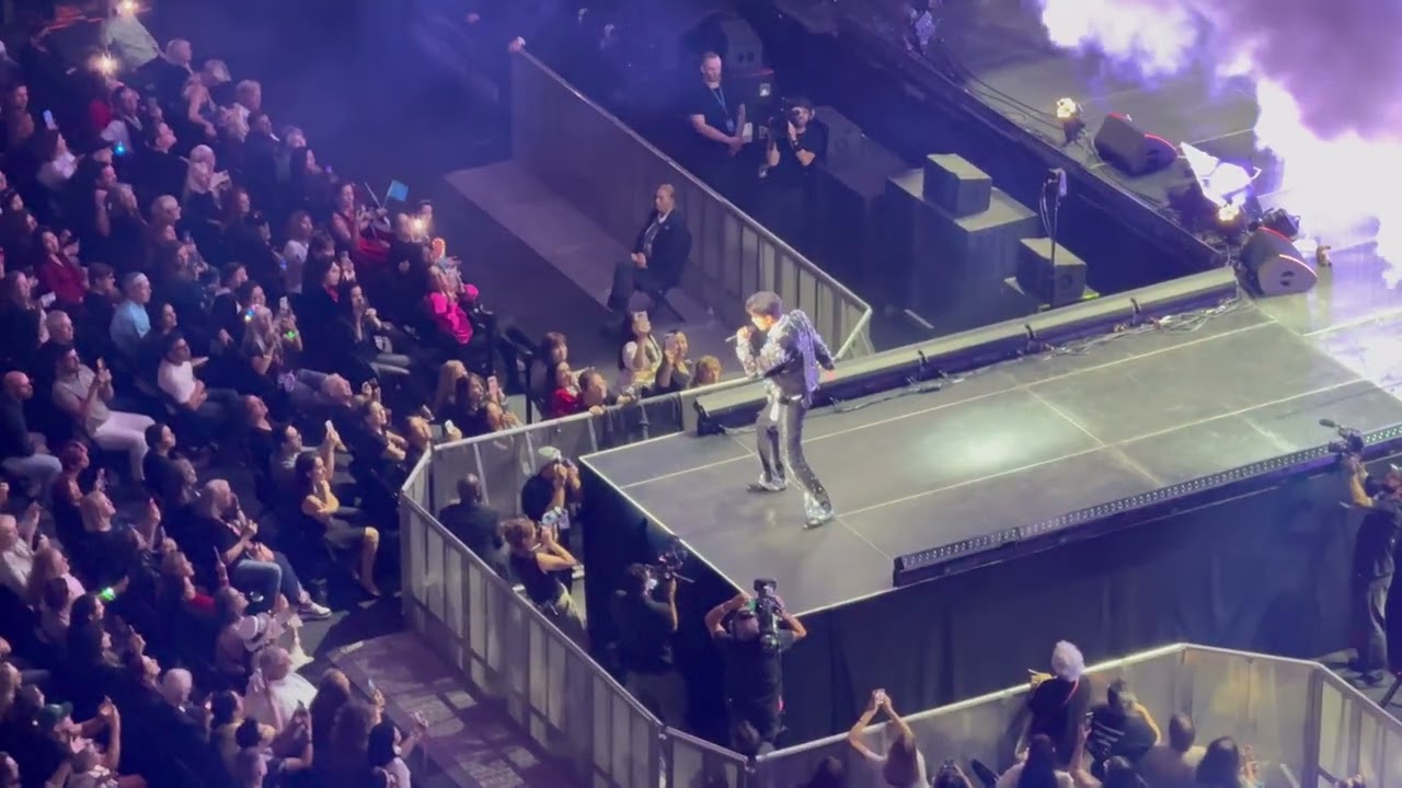  New York Madison square garden 2025 Dimash Qudaibergen «Любовь уставших лебедей»