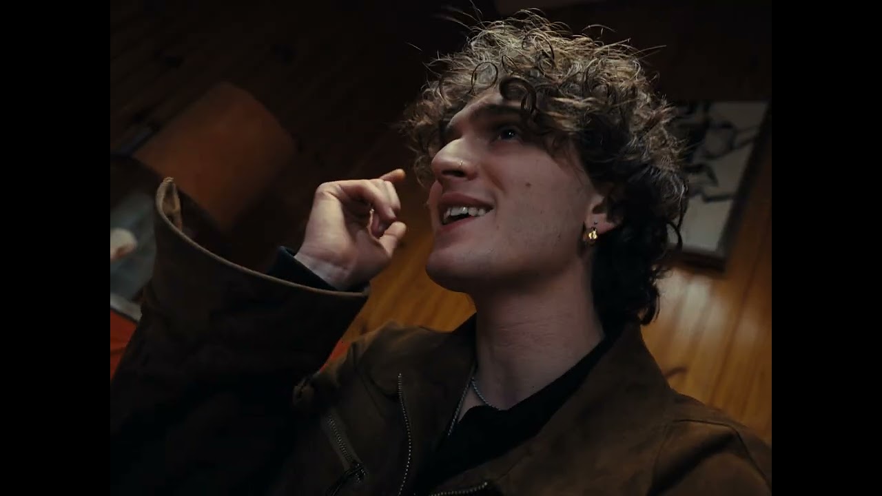 AleBrù - Contenuti sensibili (Video ufficiale)
