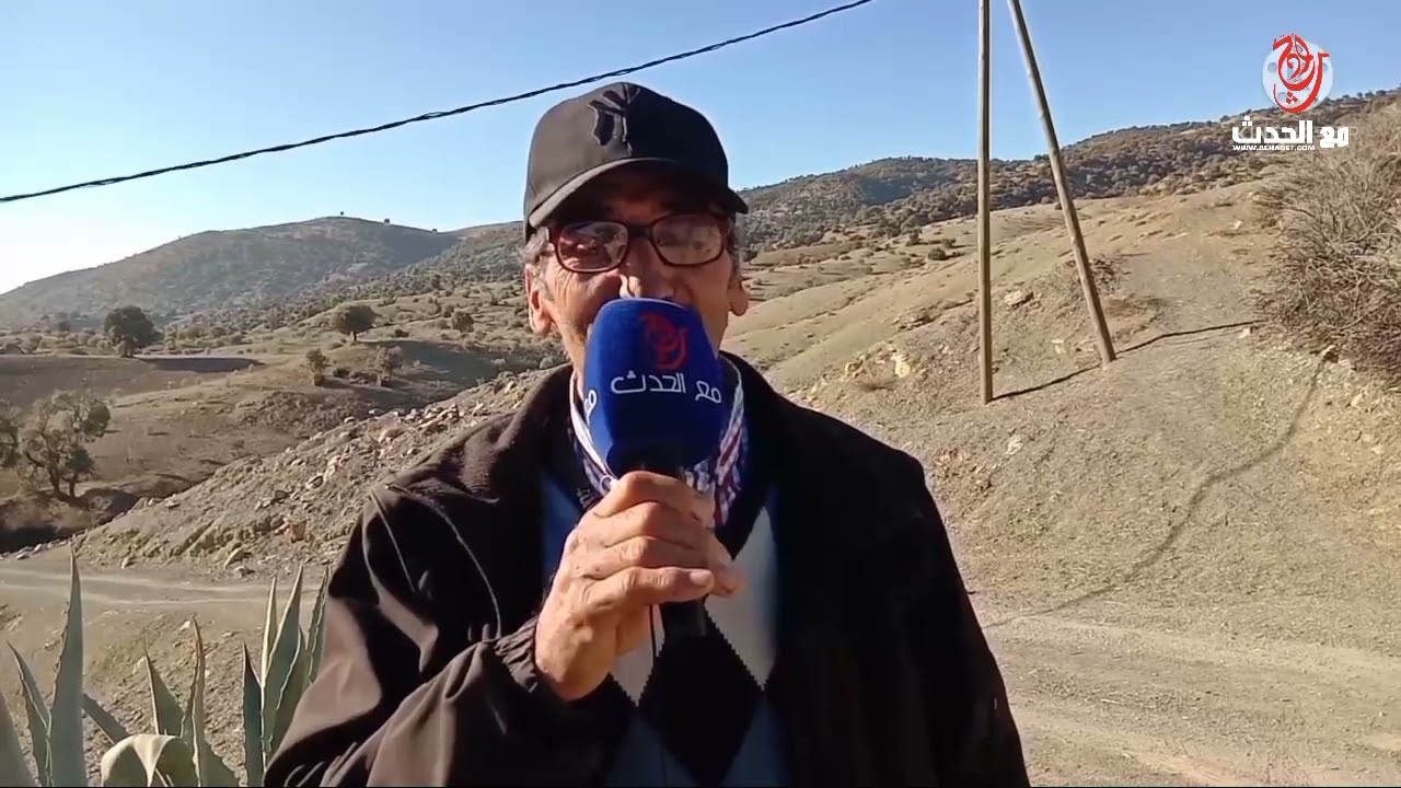 فنان أمازيغي من بني وراين يبدع في سفوح جبال تازارين