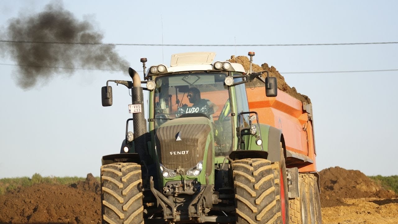 Terrassement 4 Tracteurs| 1 Dumper | 2 Grues | 1 Bull pousseur Cat D6 |  Albotom Sprl & Bernard Sprl