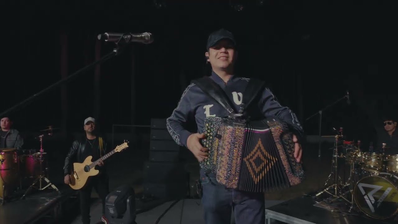 RemmyValenzuela - Popurrí Norteño: Tú Solo Tú / Tus Palabras / Chiquita Bonita (En Vivo)