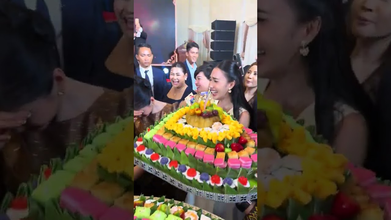 Cambodian's Wedding #khmerwedding #wedding #khmertraditional #khmerculture #fabric #silkfabric