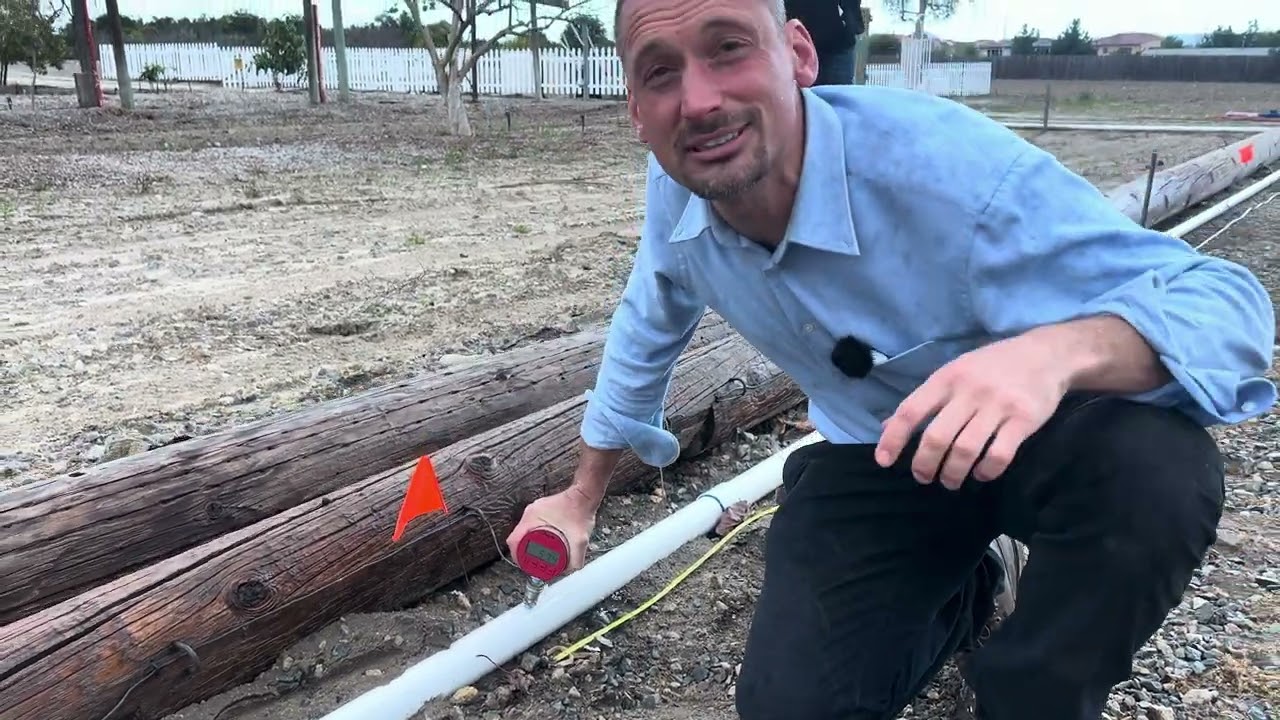 Un reductor sube o baja la presion en una tuberia?