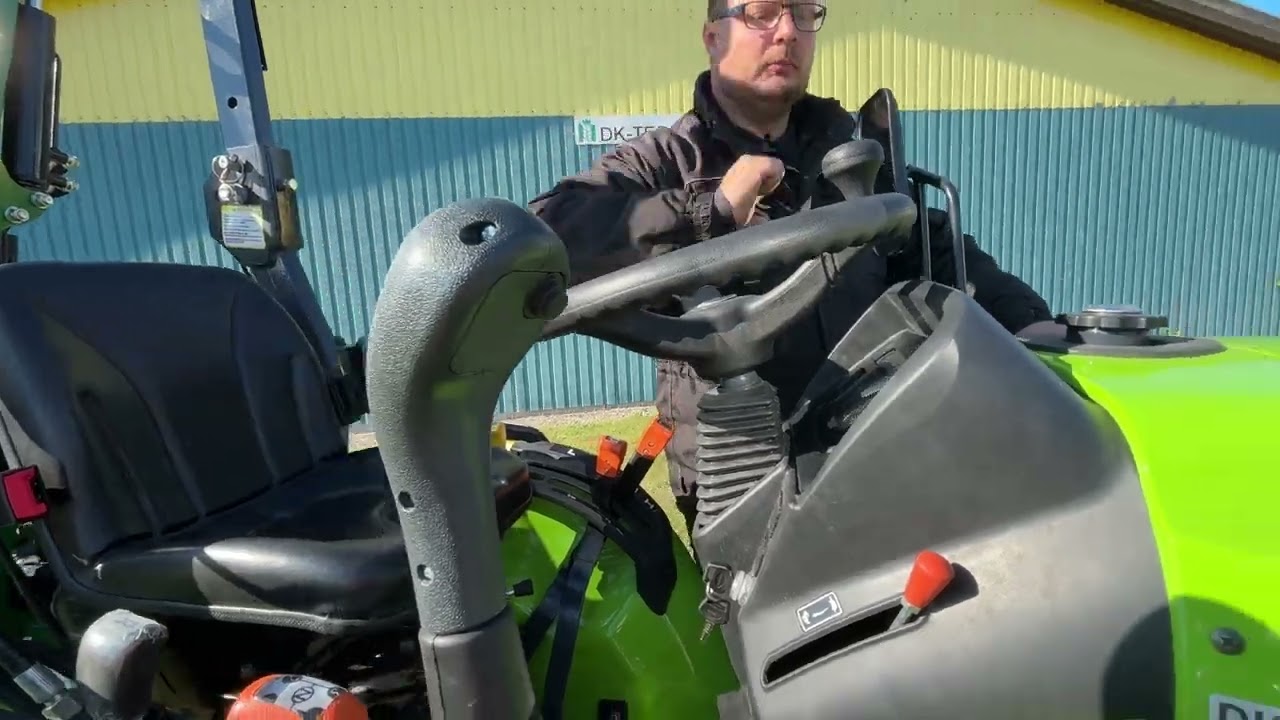 Frontlæsser fra Padagas på Avenger Traktor 26 HK