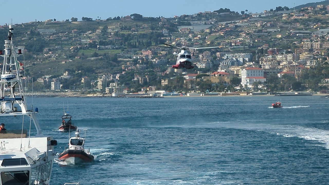 L'esercitazione della Guardia Costiera a Sanremo
