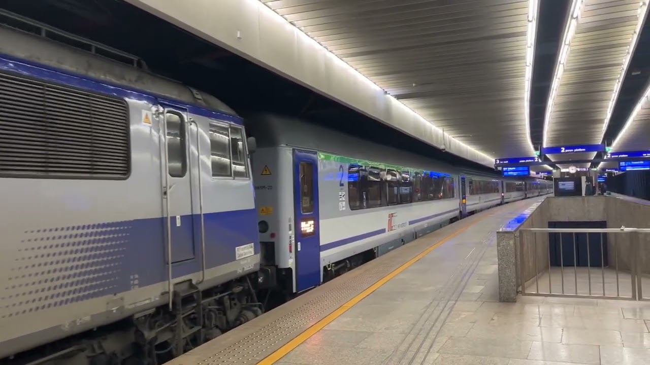 Nieudany odjazd EP08-010 na stacji Warszawa centralna 