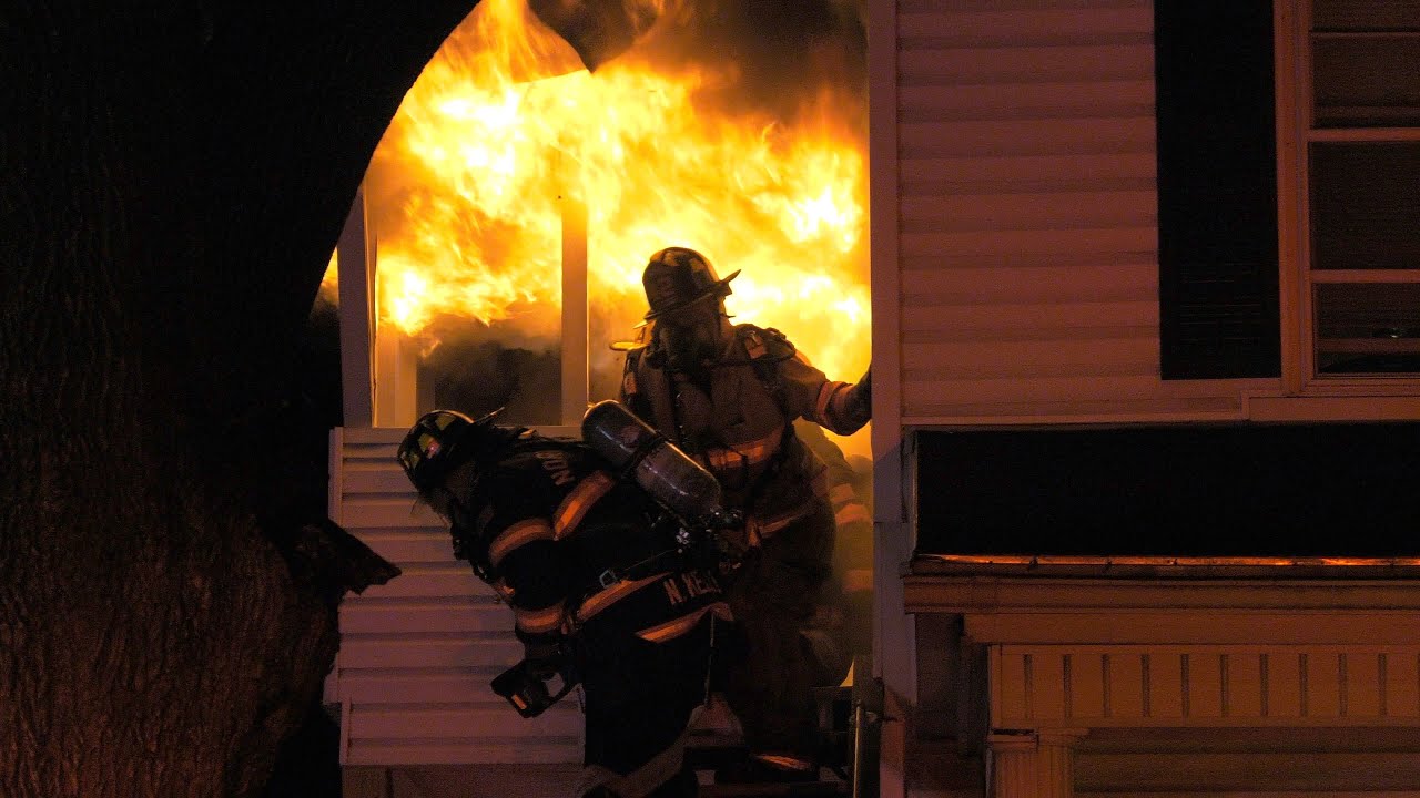 Firefighters get caught in flashover attacking apartment fire in Northampton, PA.