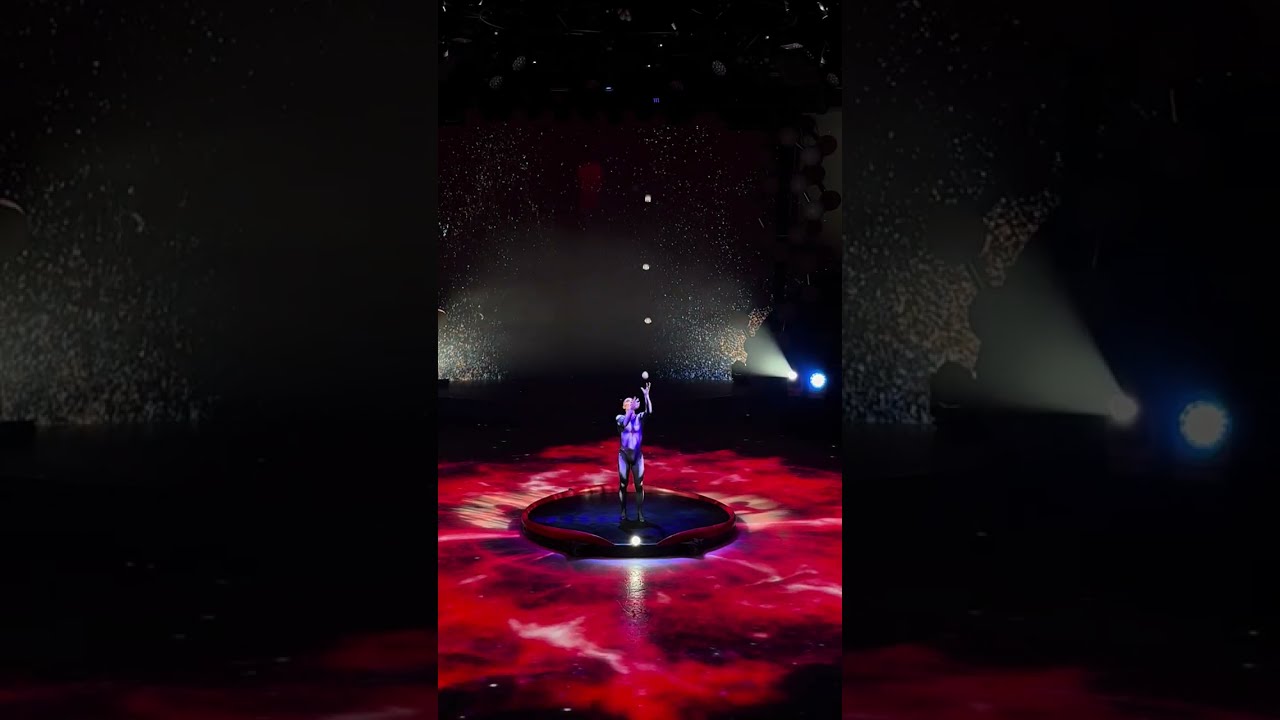 “Light”  - Viktor Kee Live Uncut performance in “Starburst” on Icon of the Seas - Audience view