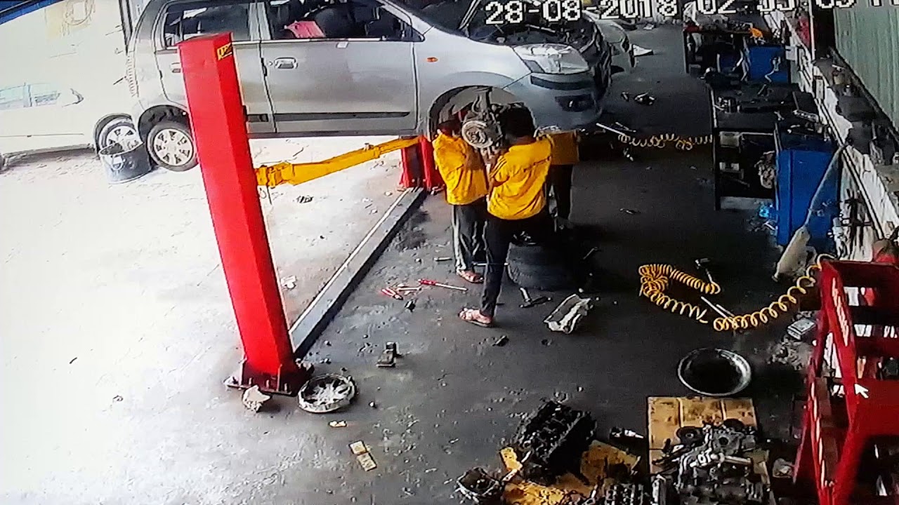 Two post lift accident...Car fell down