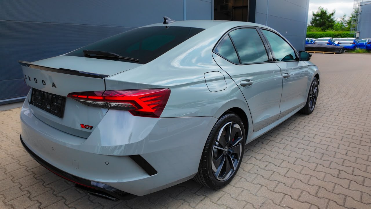 2025 Skoda Octavia RS 2.0 TSI 265 KM DSG / kolor Szary Steel  Niemetalizowany / Wnętrze RS Fabric