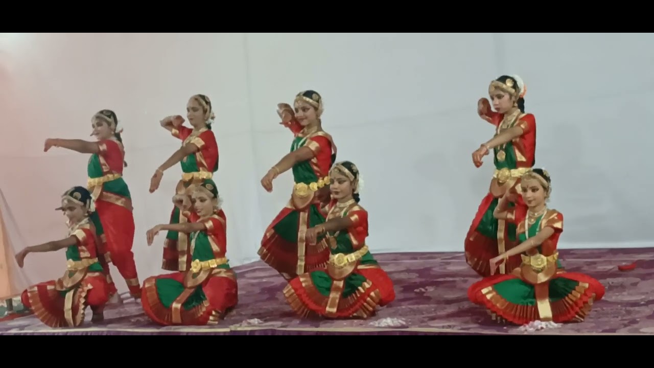 Our first stage 💃 