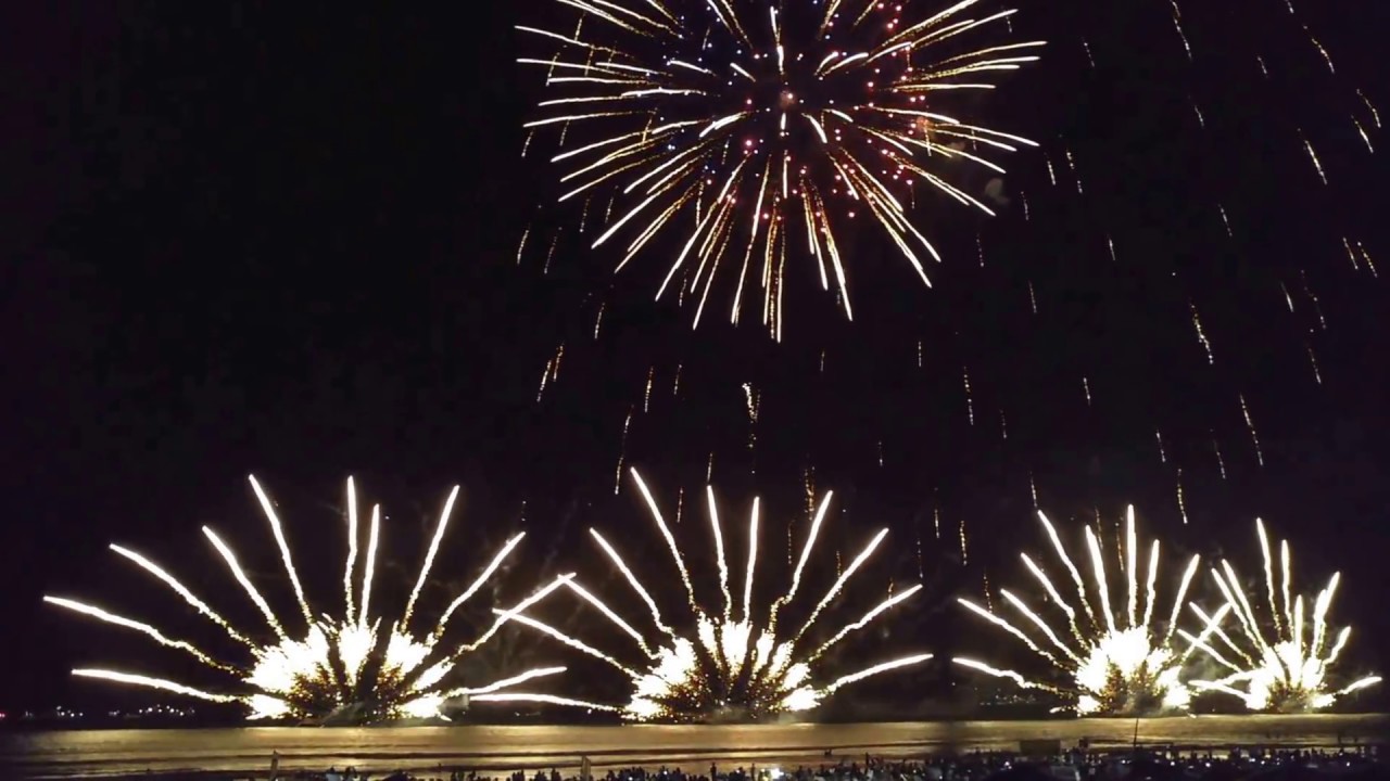 Ano Novo 2017 Praia do Forte Cabo Frio Reveillon 2017 com queima de fogos
