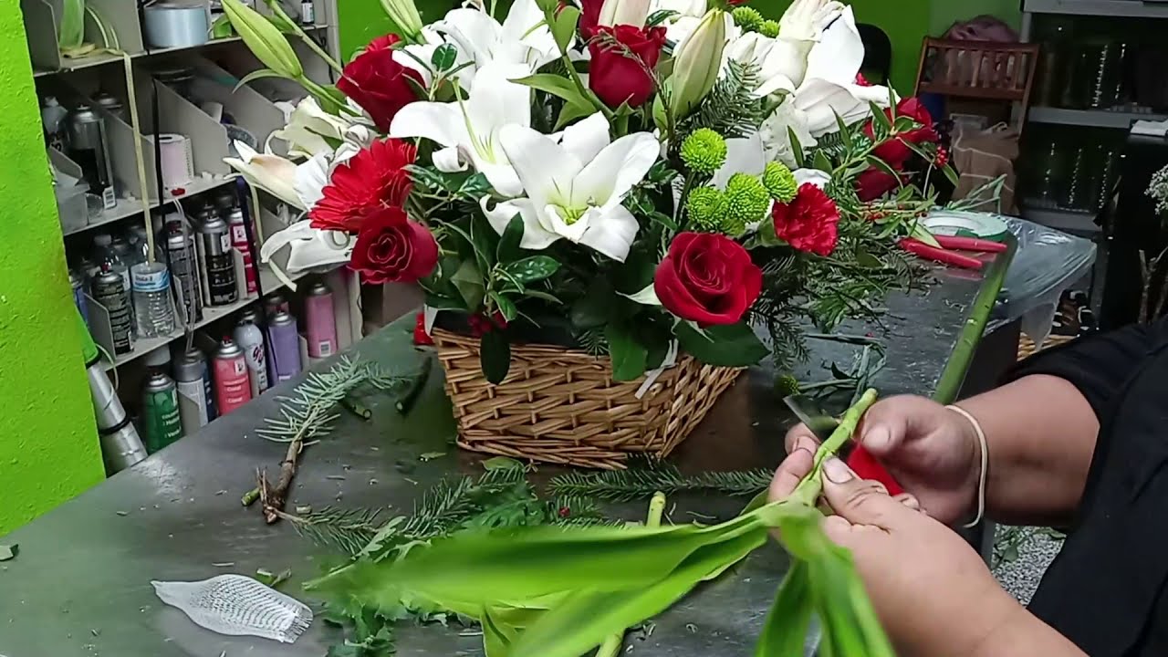 Como hacer arreglo de flores para centro de mesa diseñó opcional.