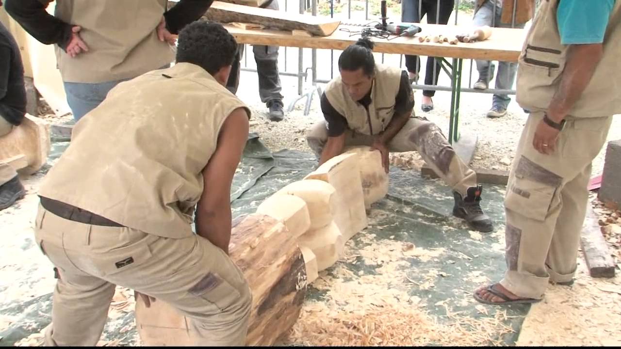 Les élèves du CMA de Tahiti à la Corderie Royale de Rochefort pour réaliser des ti'i