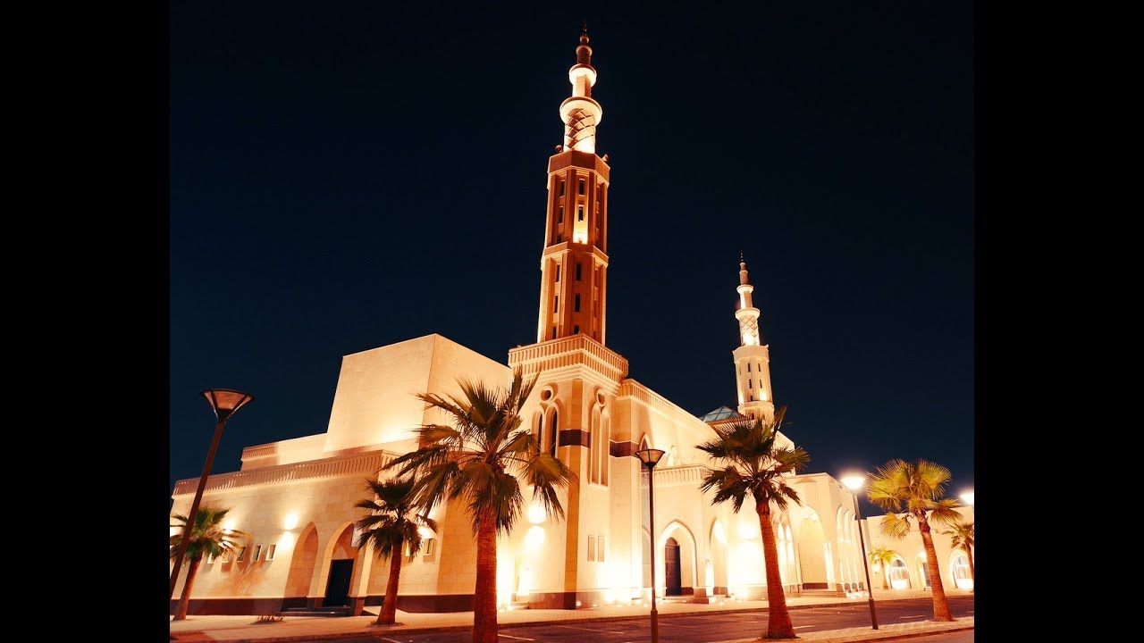 صلاة العشاء للشيخ صلاح البدير  امام الحرمين في جامع يوسف محمد الدوسري بالدمام ( سورة النبأ 1438 )