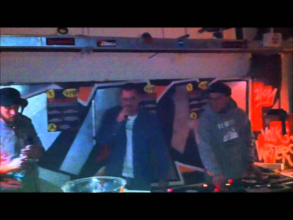 TREBLE LU PROFESSORE feat. DJ WAR - REGGAE INTERNAZIONALE.