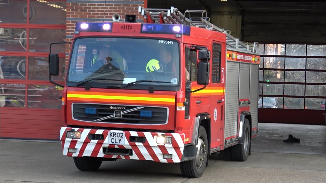 Surrey Fire & Rescue Service, Guildford (reserve) Volvo Saxon (S22P2) Turnout