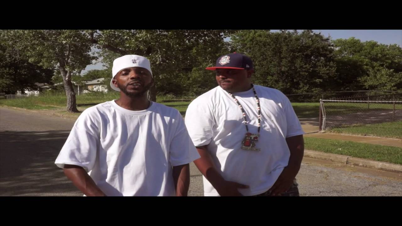 LIFE AINT EAZY    Yung 30 Feat  J Slim/ NAVY BLUE 2 GAS GUZZLA ENTERTAINMENT
