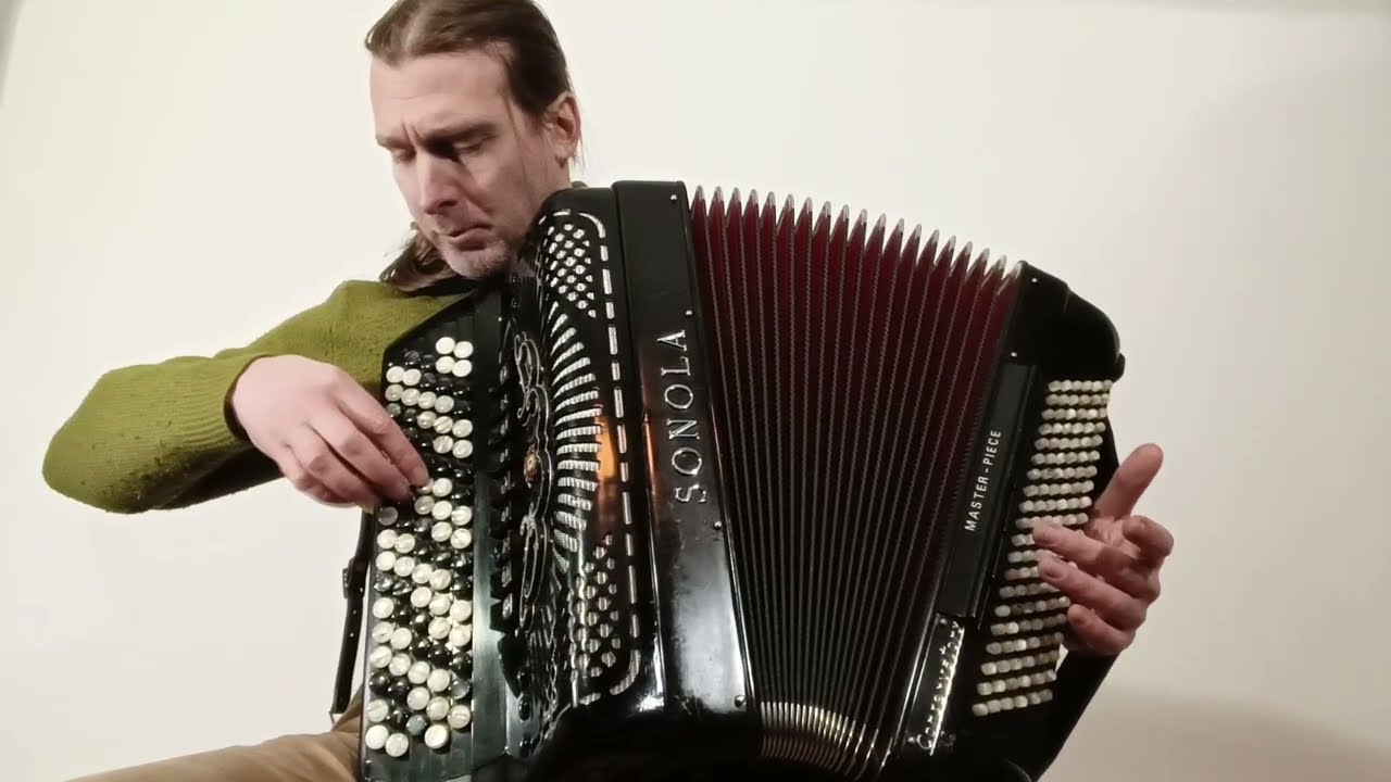 Sonola Conservatory 77 (3/5 reeds, LMH, double tone chamber) “TABORRO V” accordion