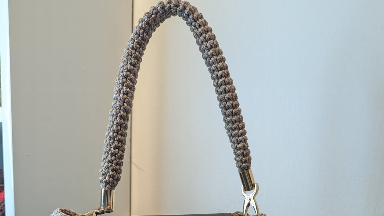 Learn how to crochet a cute bag handle 