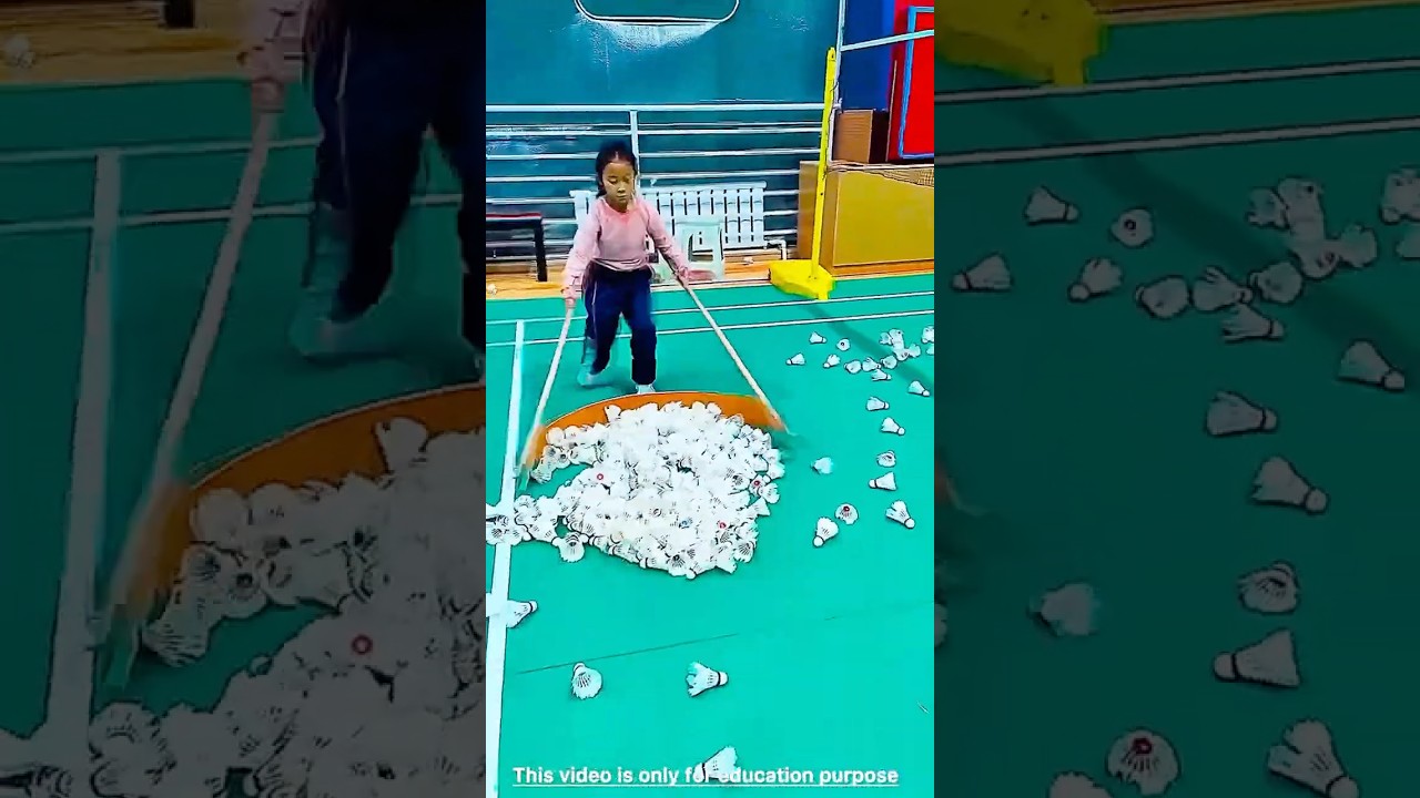She cleaned badminton shuttle cocks in seconds 😲😲 