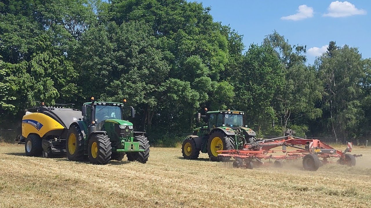 Gras harken en balen persen | John Deere 6175R + 6185R | Pressing bales | Berkers | 2023