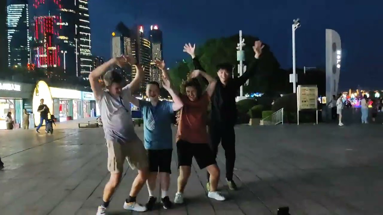 Douyin TikTok Livestream from Nanchang riverfront
