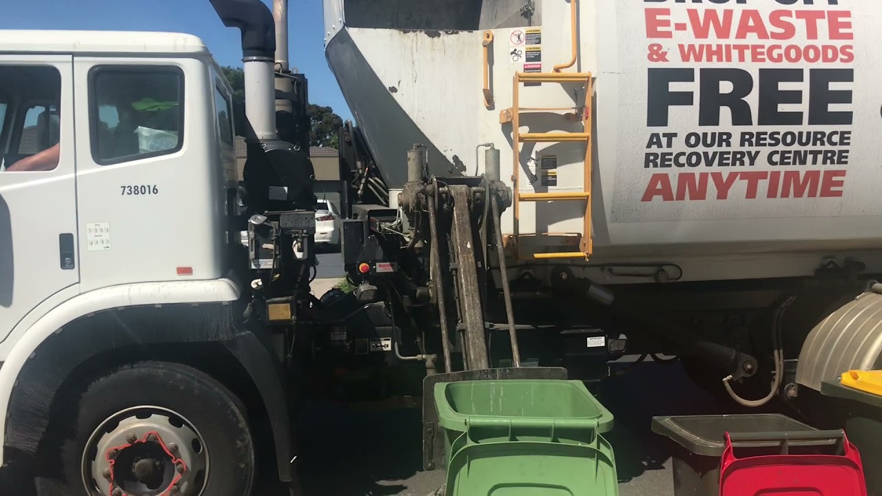 Hume Garbage With Truck 16! Pepi