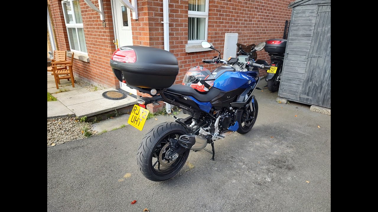 Fitting a Top Box to 2022 BMW F900XR - Givi 5137FZ Rack - Givi M5 Monokey Plate & Kappa Monokey Box