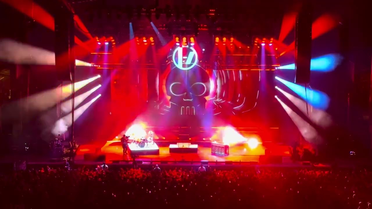 Twenty One Pilots - Guns for Hands / Stressed Out - 10.04.25 @ Northwell at Jones Beach Theater