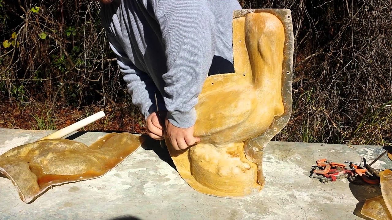 Removing concrete statue castings from latex molds