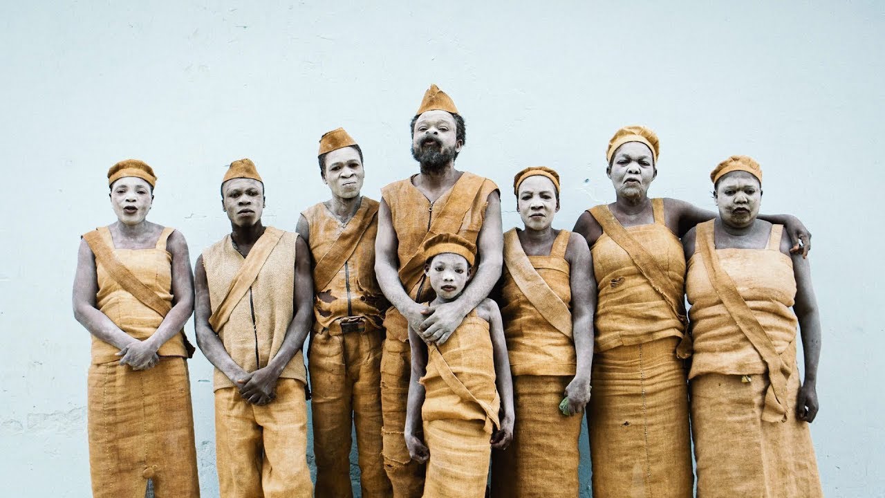 A “seita” Tata Gonda, nunca filmada antes