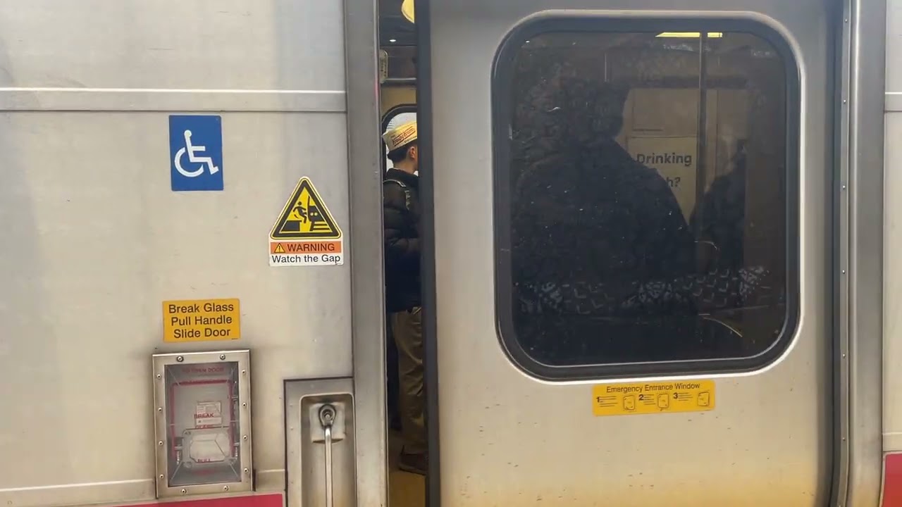 MNRR: 2 #M8’s on TK 3 & 4 both arrived to Stamford & Grand Central Terminal at #Fordham #Station