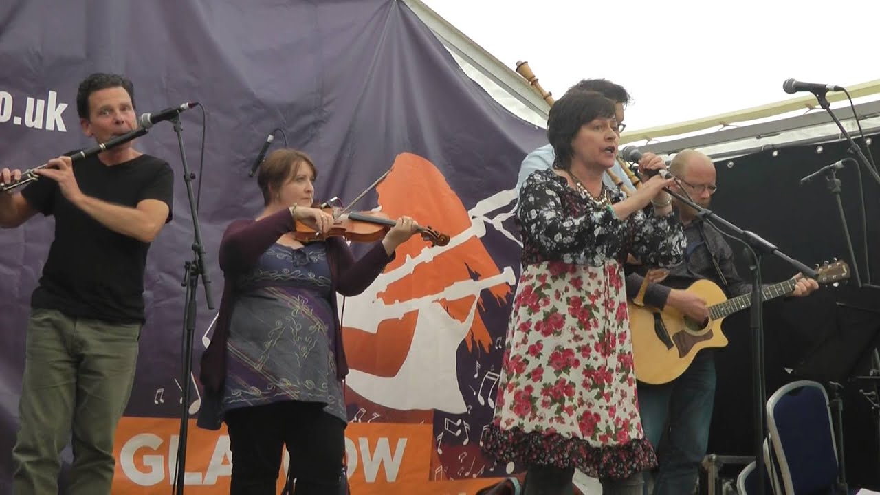 Piping Live 2014 - Welsh Folk Group 'Carreg Lafar' (4)
