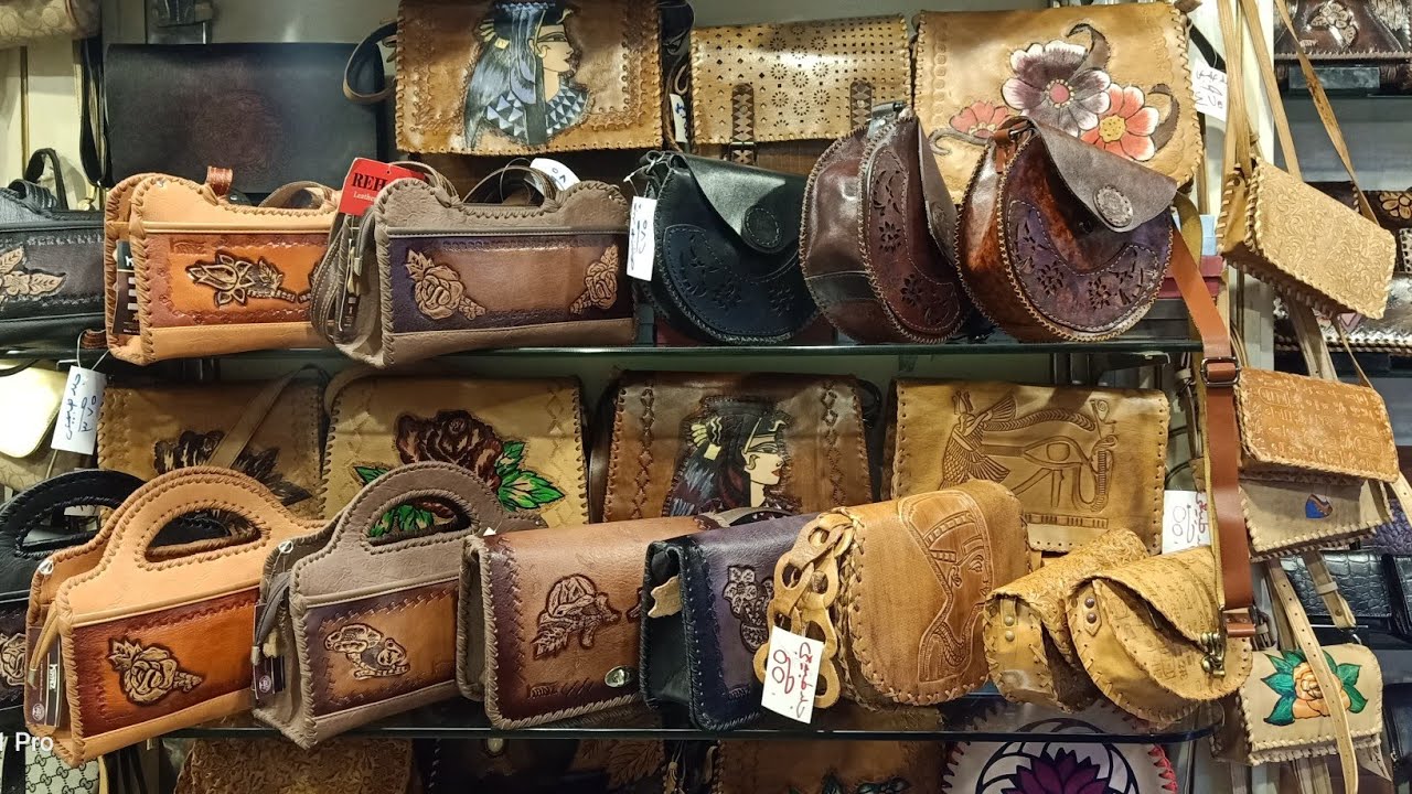 افخم واقدم محل شنط ومش غالي محل رحاب وجلد طبيعي واحلي هديه من عنده👜💼منة يحي👛👝