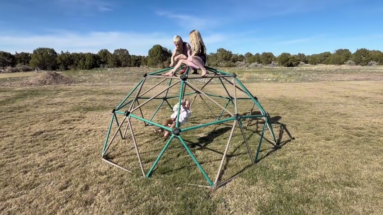 Product Features - Lifetime Dome Climber Play Center