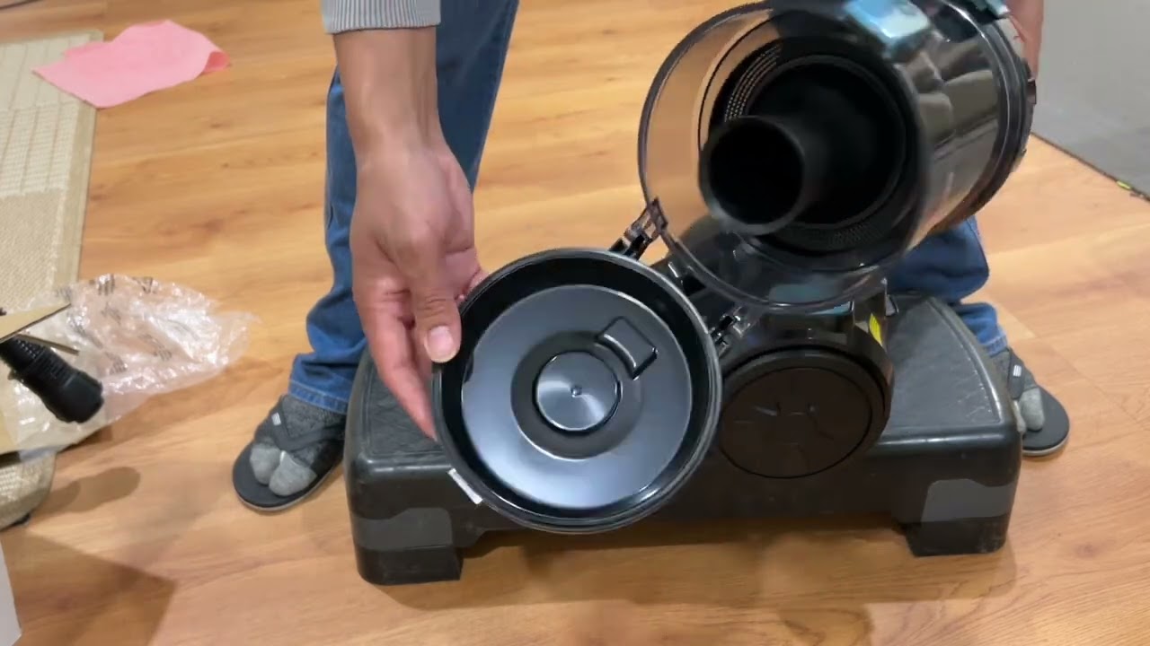 K-MART & TARGET BAGLESS VACUUM unboxing.