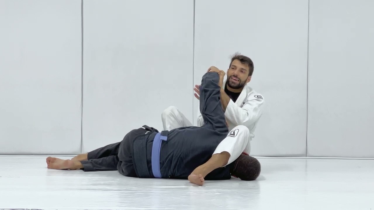 Chave de braço violino partindo do controle lateral (100kg)