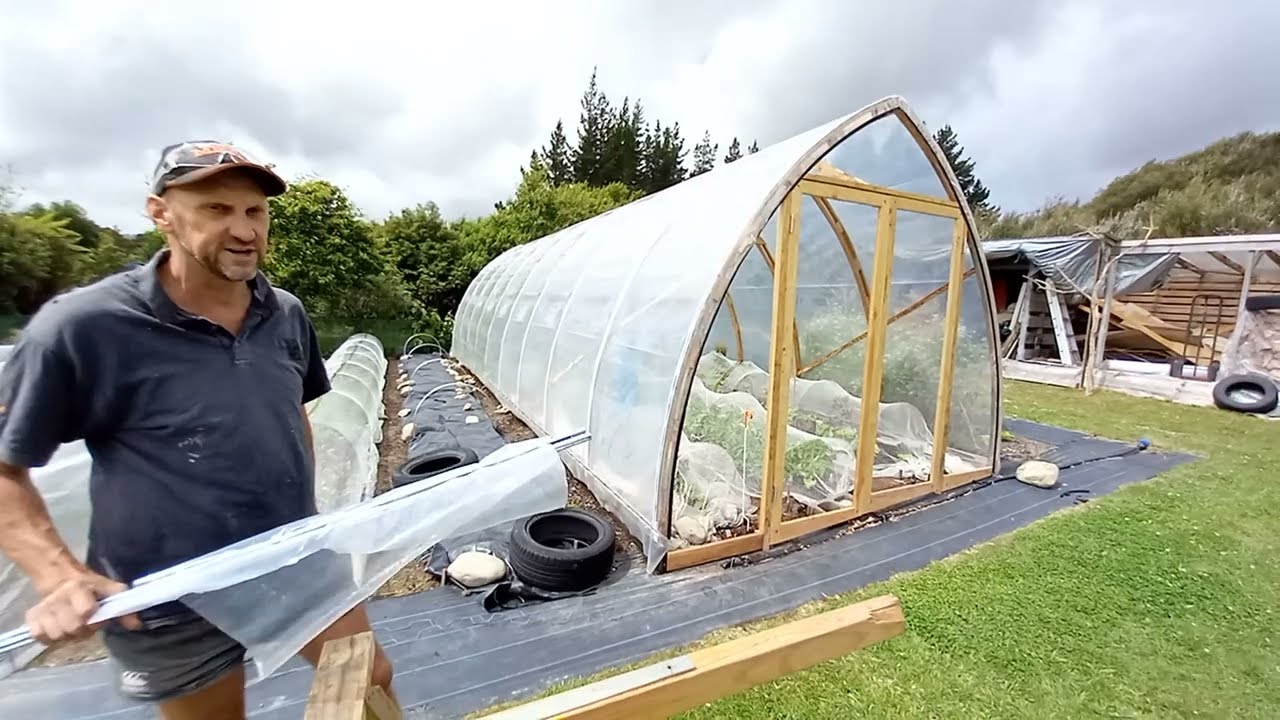 Diy homemade wiggle locking wire in a modified channel for greenhouse