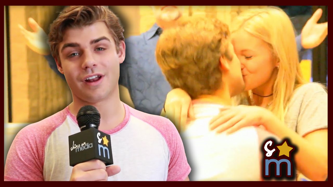Olivia Holt, Garrett Clayton & Lucy Lawless: 