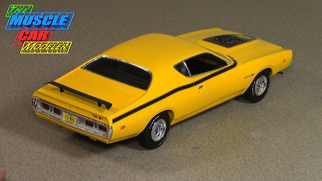 AMT 1971 Dodge Charger Super Bee Build