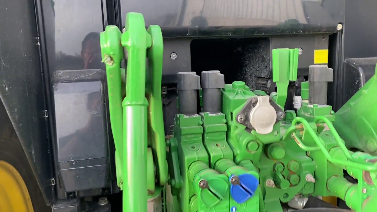 2016 JOHN DEERE 6110M For Sale