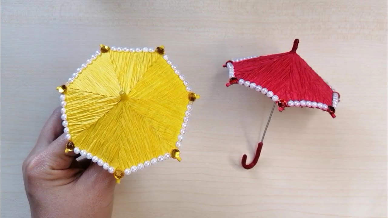 DIY Mini Umbrella for Dolls using Magazine and Crepe paper
