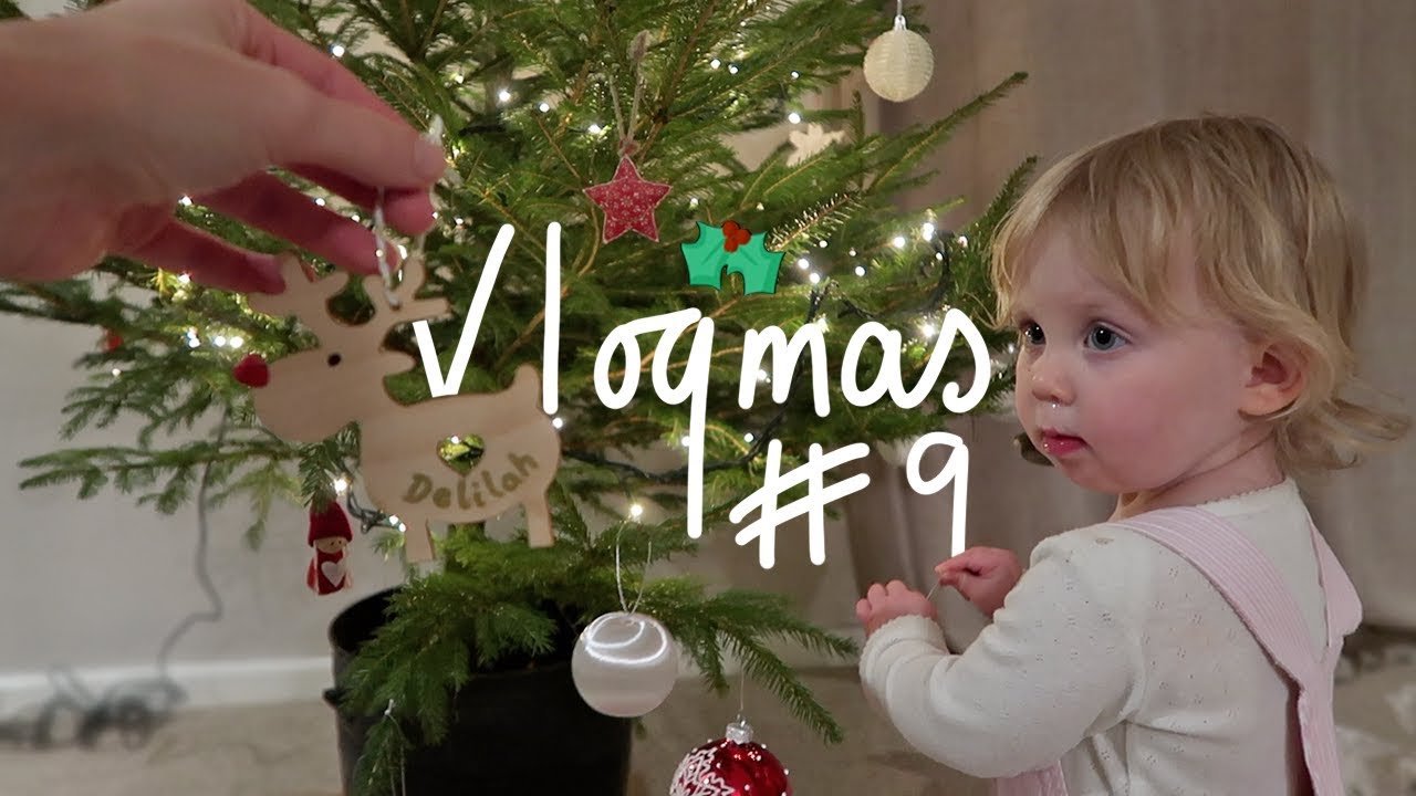 DECORATING OUR TREE | VLOGMAS