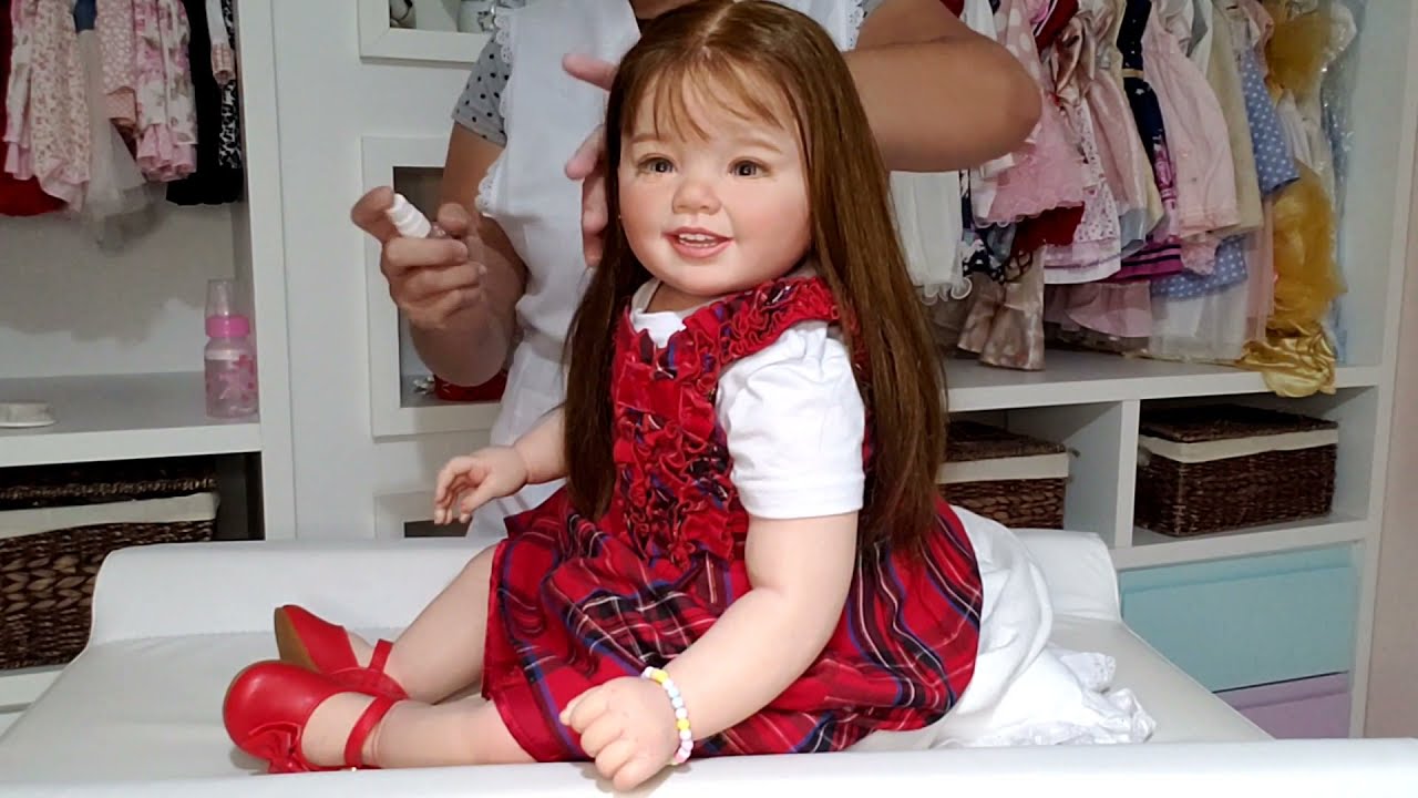 Bebê Reborn Cammi :) trocando uma garotinha de 2 anos!!