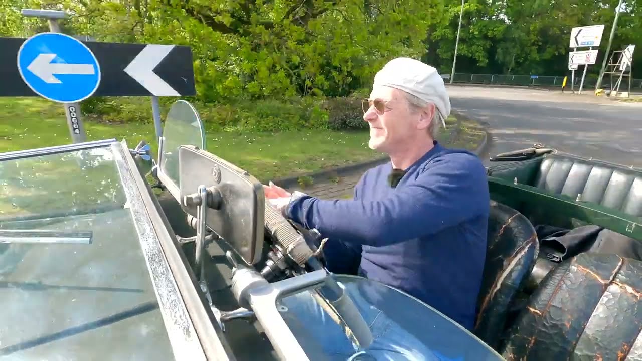 За рулём великолепного Bentley 8-Litre
