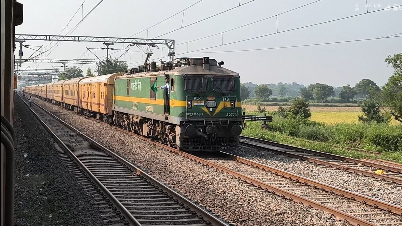 Wag9 quick Acceleration with Mumbai LTT Danapur Special | Xtreme Railworld