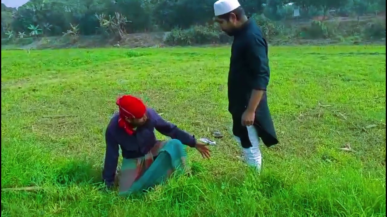 অন্যের জমিতে চুরি করে ঘাস কেটে ধরা খেলো আলগীর ভাই 🤣🤔🌺🥸😂 #funnyvideos#foryouシ #viralpost2026シ